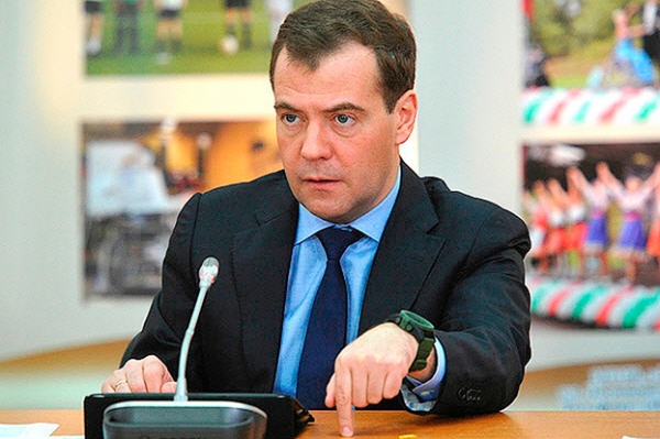 Медведев объявил выговор замглавы Росавиации из-за "ВИМ-Авиа"