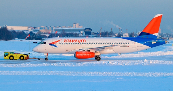 В авиакомпанию Азимут поступил Сухой Суперджет 100 с именем «Москва»