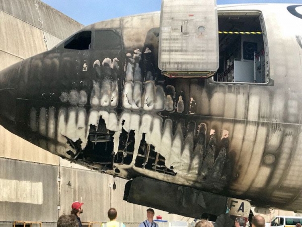 Во Франкфурте загоревшийся тягач спалил Airbus A340 Lufthansa