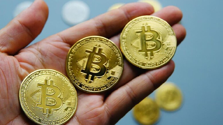 Правительство США 5 апреля раскроют свои запасы биткоина и других криптоактивов, в том числе XRP, Solana и Cardano