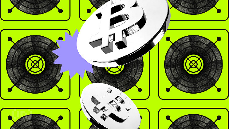 Хешрейт биткоина на максимуме, но рост затрат и тарифы ставят под угрозу майнинг